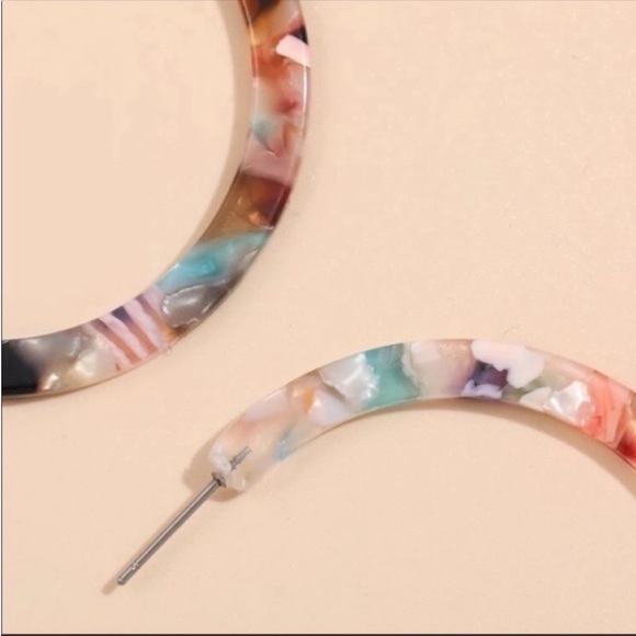 Last pair! Multi marble resin drop hoop earrings stud - Picture 8 of 8